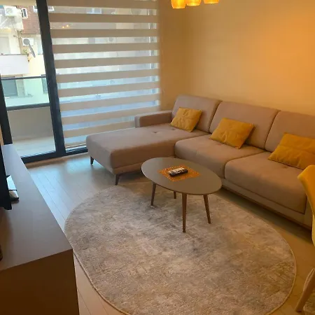 High End In Diamond Garden Building