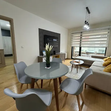 High End In Diamond Garden Building דירה *