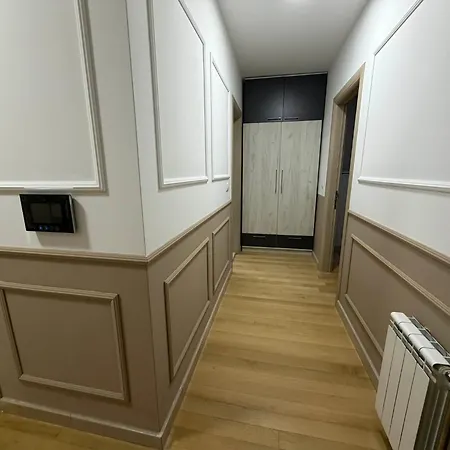 High End In Diamond Garden Building דירה סקופיה