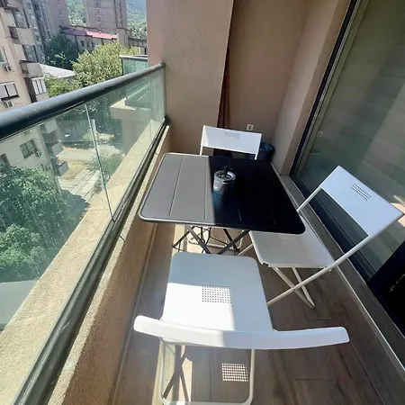 High End In Diamond Garden Building *