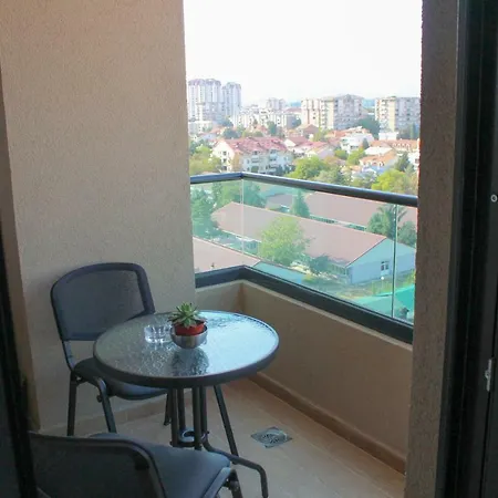 High End In Diamond Garden Building Lägenhet *