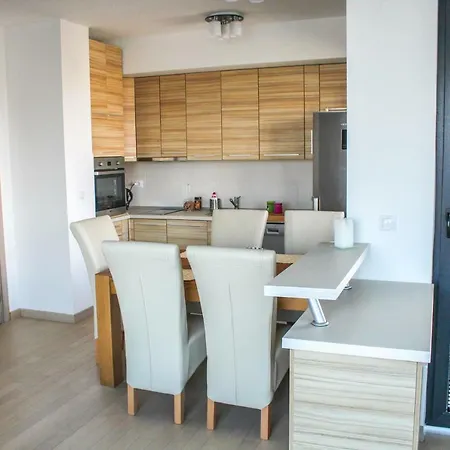 High End In Diamond Garden Building *