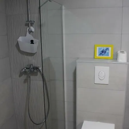 High End In Diamond Garden Building דירה סקופיה