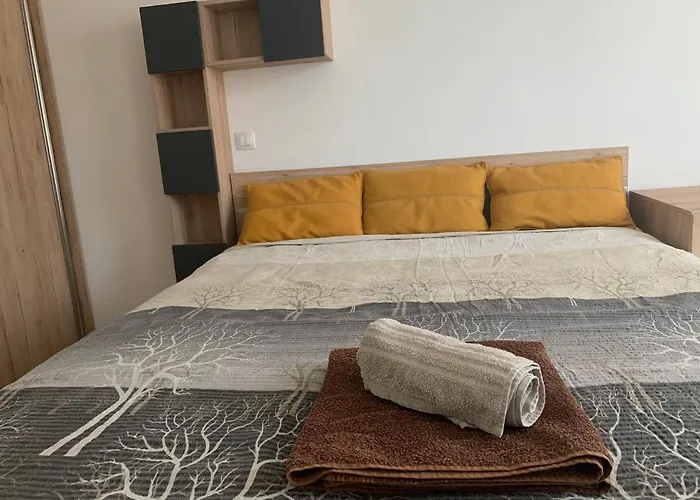 High End In Diamond Garden Building Apartman *