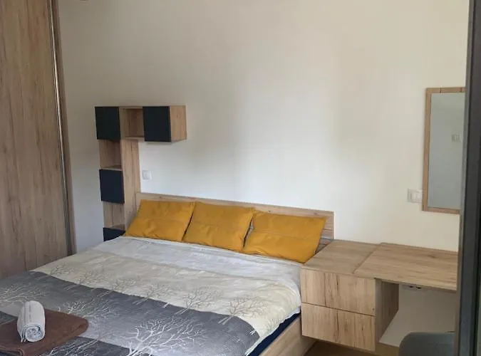 High End In Diamond Garden Building