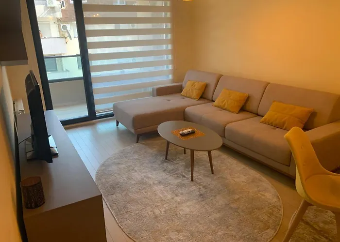 High End In Diamond Garden Building