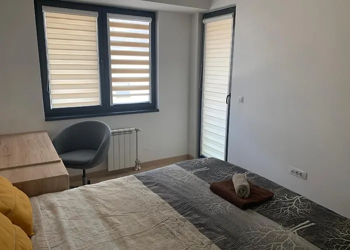 High End In Diamond Garden Building *