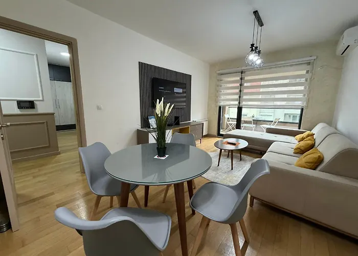 High End In Diamond Garden Building Apartman *