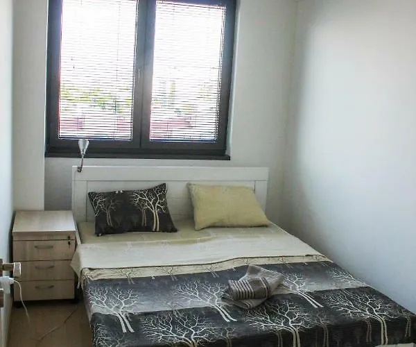 High End In Diamond Garden Building Apartman *