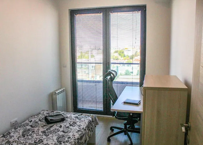 High End In Diamond Garden Building Apartman *