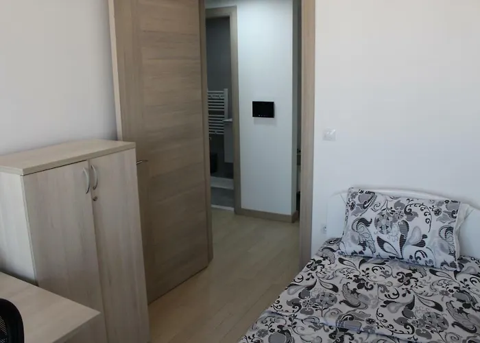 High End In Diamond Garden Building