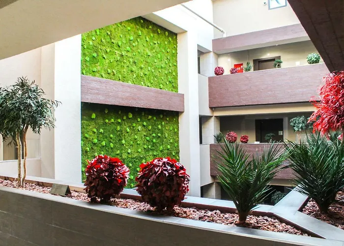 High End In Diamond Garden Building *